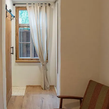 Taevas Kuelalistemaja 招待所 沃鲁